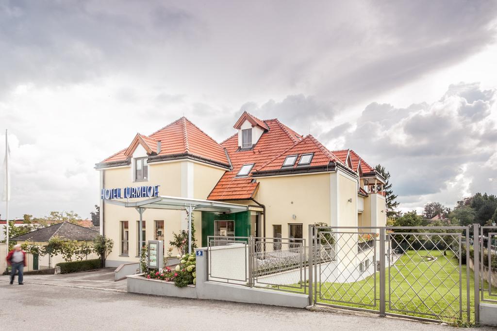 Hotel Turmhof Gumpoldskirchen Exteriör bild