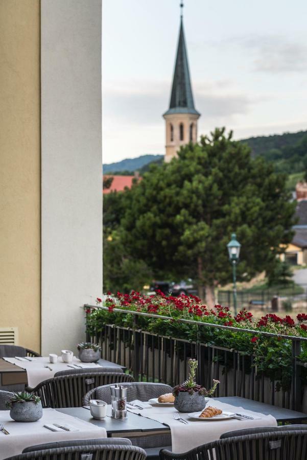 Hotel Turmhof Gumpoldskirchen Exteriör bild